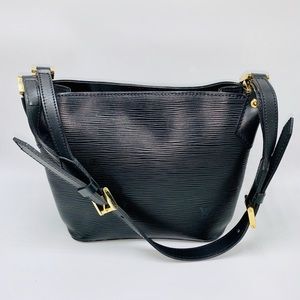 Excellent Louis Vuitton Epi Handbag Leather